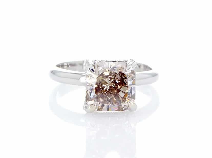 טבעת יהלום שמפיין, טבעת אירוסין זהב לבן