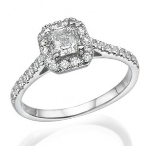 טבעת אירוסין משובצת יהלום אשר-אמרלד קאט